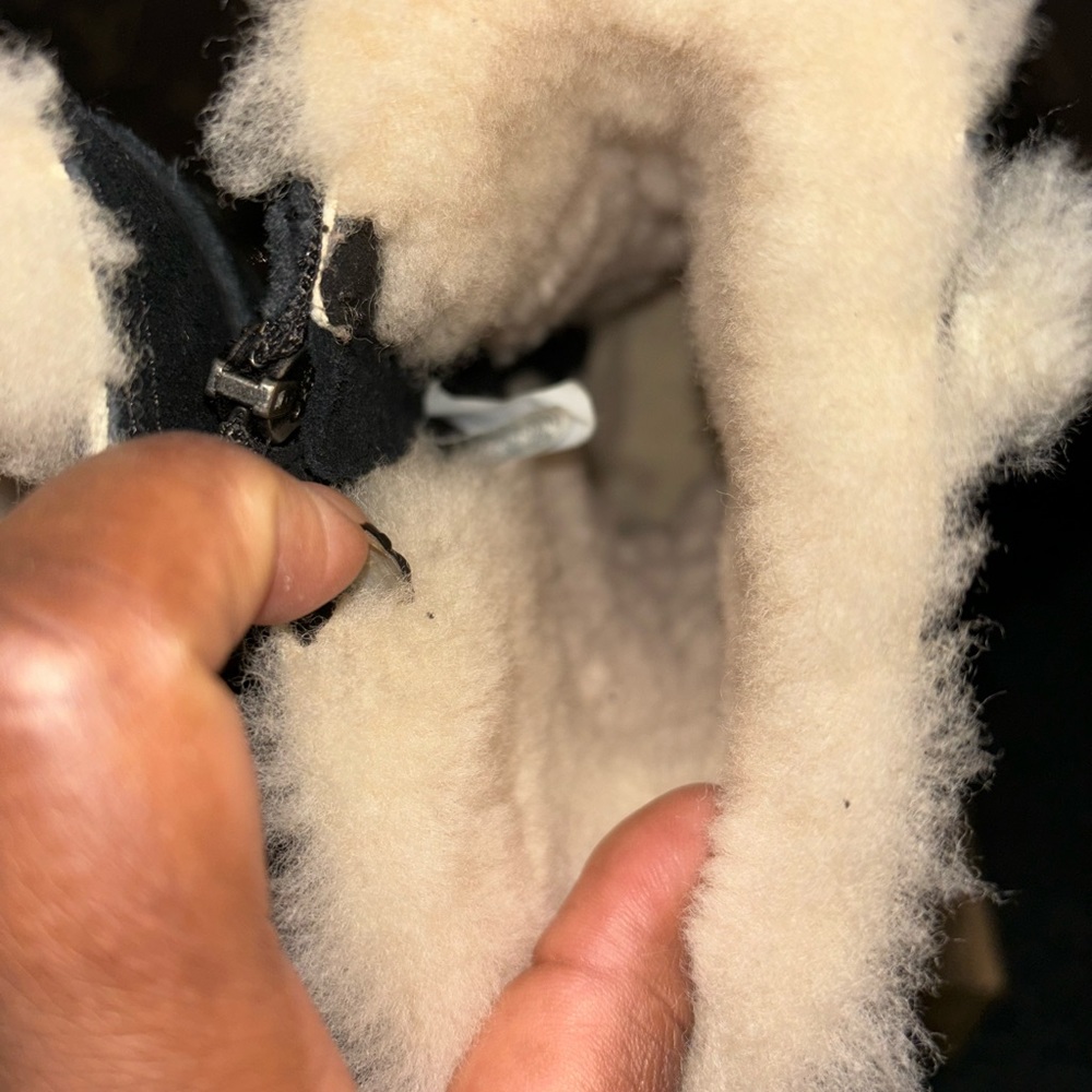 UGG - Picture 7 of 10